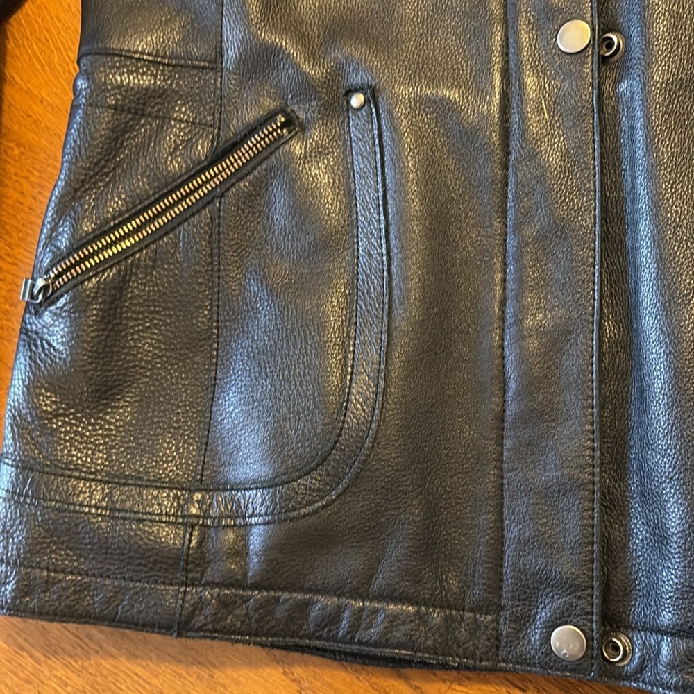 Vintage Black pebble leather insulated Danier biker jacket - Picture 3 of 17